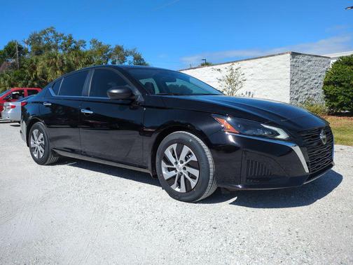 2025 Nissan Altima S FWD