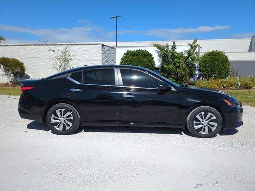 2025 Nissan Altima S FWD