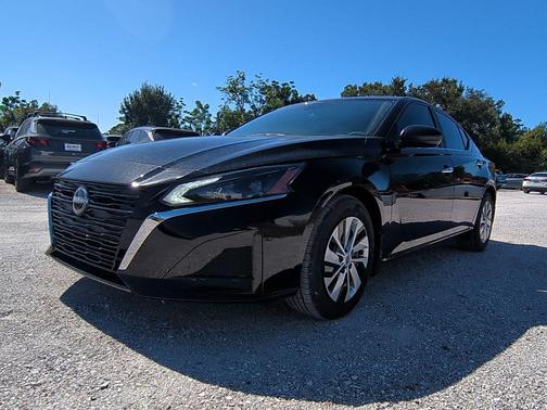 2025 Nissan Altima S FWD