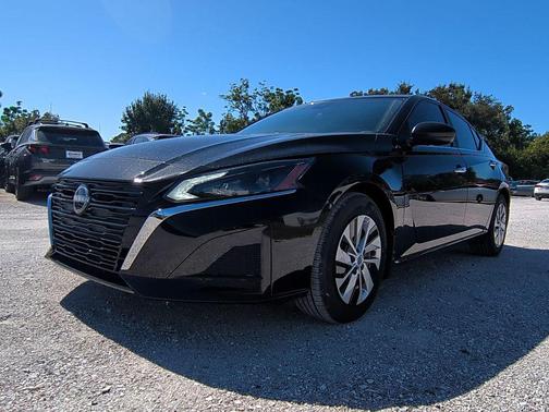 2025 Nissan Altima S FWD