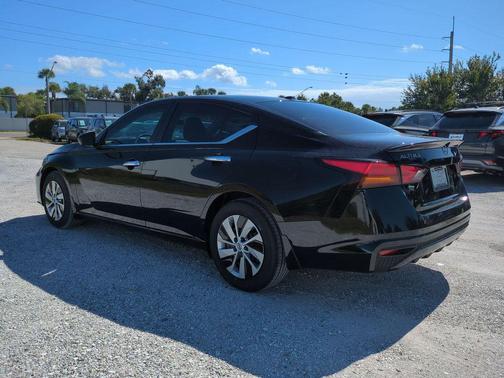 2025 Nissan Altima S FWD