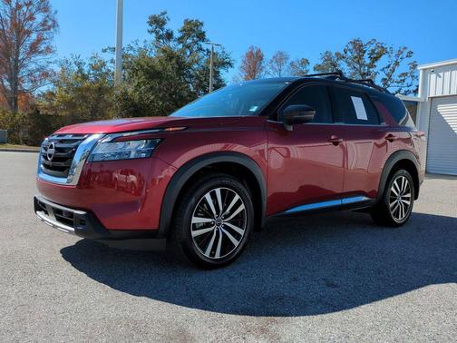 2024 Nissan Pathfinder Platinum 4WD