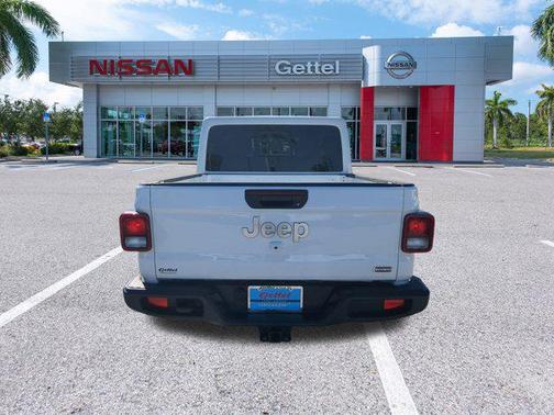 2022 Jeep Gladiator Overland