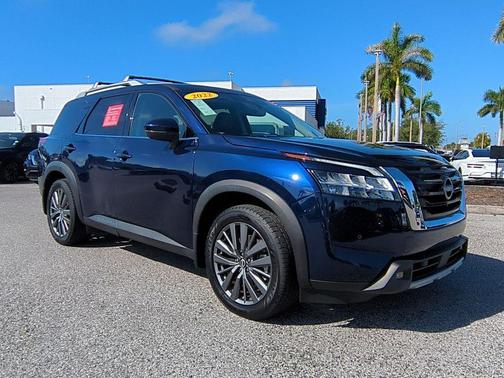 2022 Nissan Pathfinder SL 2WD