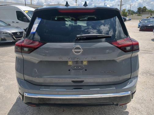 2025 Nissan Rogue Platinum