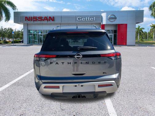 2025 Nissan Pathfinder SL FWD