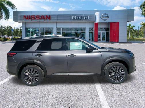 2025 Nissan Pathfinder SL FWD