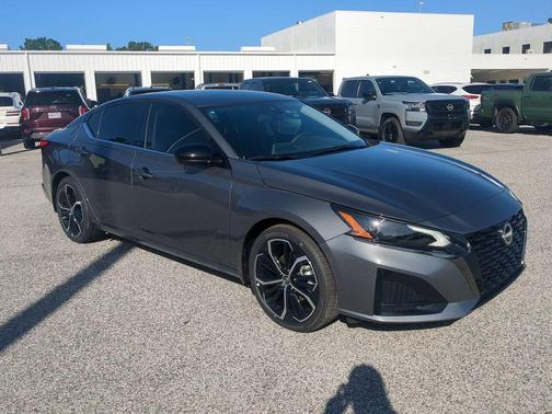2025 Nissan Altima SR FWD