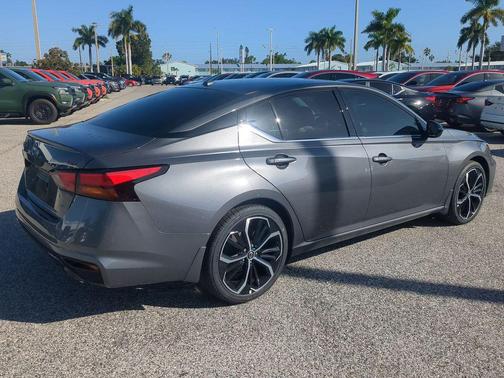 2025 Nissan Altima SR FWD