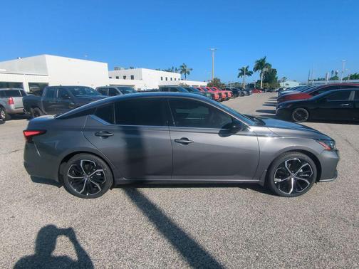 2025 Nissan Altima SR FWD