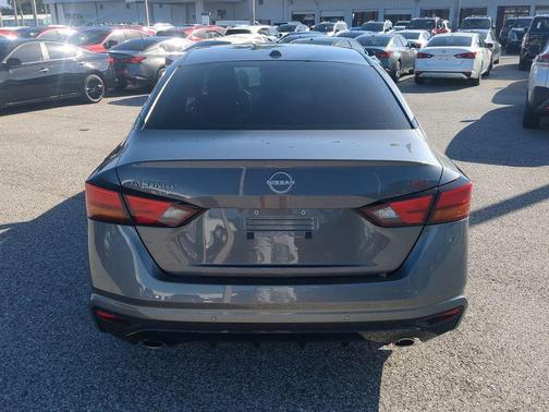 2025 Nissan Altima SR FWD