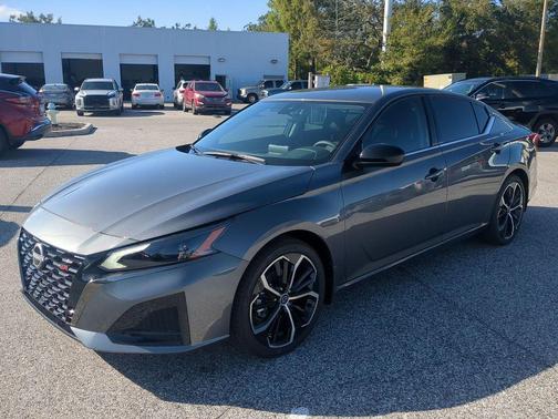 2025 Nissan Altima SR FWD