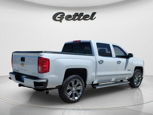 Iridescent Pearl Tricoat 2018 Chevrolet Silverado 1500 High Country