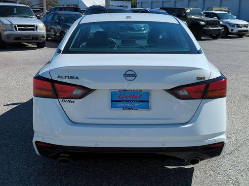 2025 Nissan Altima SR FWD