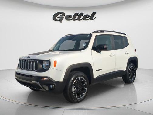 Alpine White Clearcoat 2023 Jeep Renegade Upland