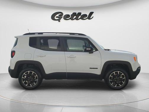 Alpine White Clearcoat 2023 Jeep Renegade Upland