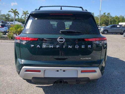2025 Nissan Pathfinder Platinum FWD