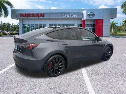 2022 Tesla Model Y Performance Dual Motor All-Wheel Drive