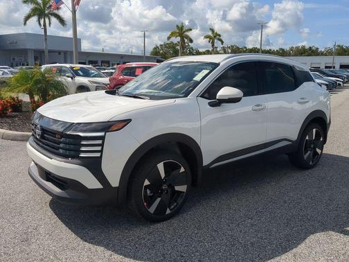 2025 Nissan Kicks SR