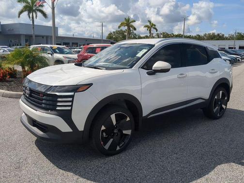 2025 Nissan Kicks SR