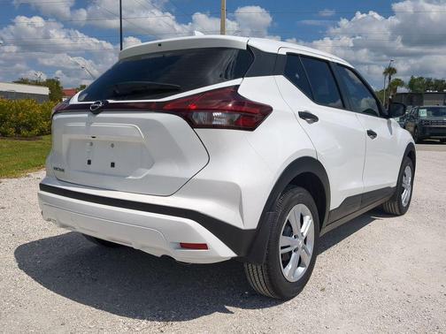 2025 Nissan Kicks S
