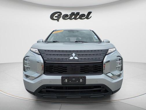 Alloy Silver Metallic 2024 Mitsubishi Outlander SE