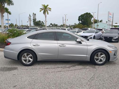 2023 Hyundai SONATA SE