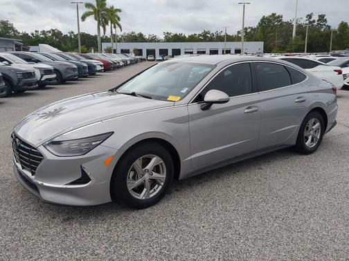 2023 Hyundai SONATA SE