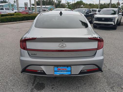 2023 Hyundai SONATA SE