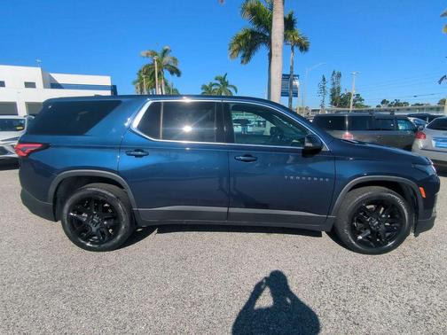 2022 Chevrolet Traverse LS