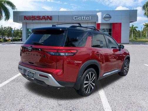 2024 Nissan Pathfinder Platinum FWD