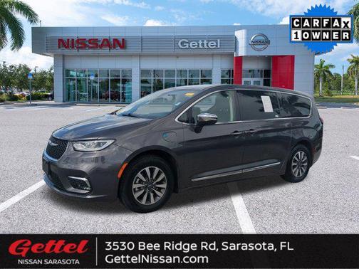 2023 Chrysler Pacifica Hybrid Limited
