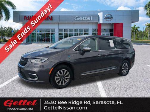 2023 Chrysler Pacifica Hybrid Limited