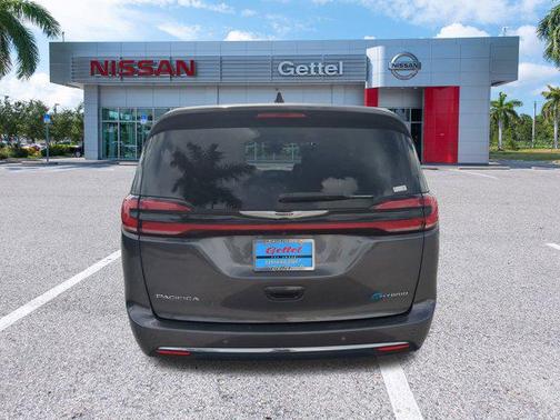 2023 Chrysler Pacifica Hybrid Limited
