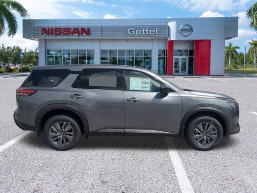 2025 Nissan Pathfinder S FWD