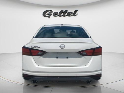 Pearl White Tricoat 2026 Nissan Altima 2.5 SV