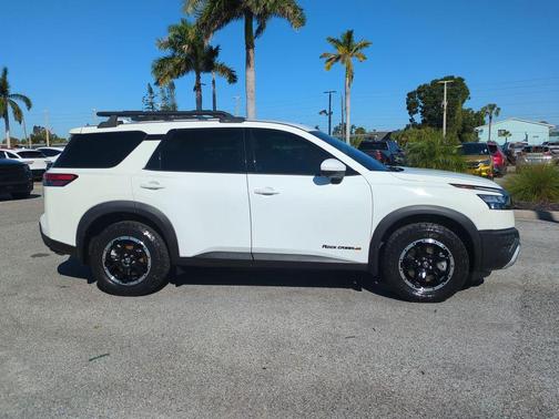 2023 Nissan Pathfinder Rock Creek 4WD