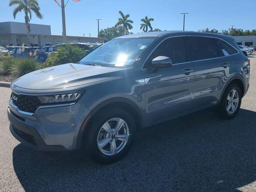 2023 Kia Sorento LX