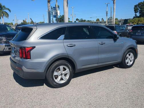 2023 Kia Sorento LX