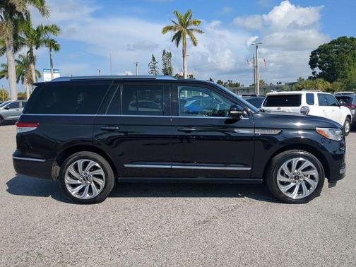 2024 Lincoln Navigator Premiere