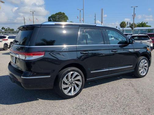 2024 Lincoln Navigator Premiere