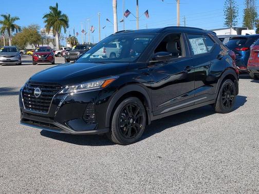2024 Nissan Kicks SR