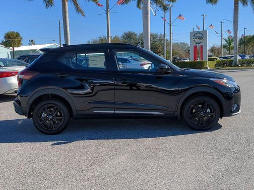 2024 Nissan Kicks SR