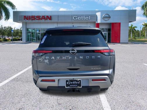 2025 Nissan Pathfinder Platinum FWD