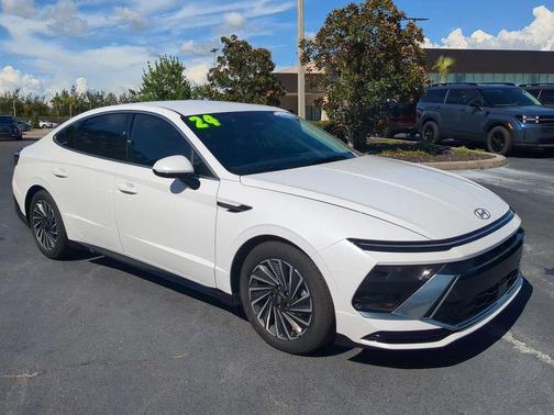 2024 Hyundai SONATA Hybrid SE
