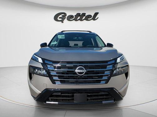 Champagne Silver Metallic/Super Black 2026 Nissan Rogue Platinum