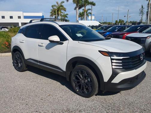 2025 Nissan Kicks SR