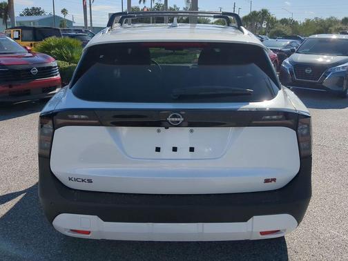 2025 Nissan Kicks SR