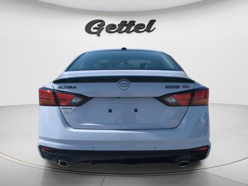 Gray Sky Pearl/Super Black 2026 Nissan Altima SR FWD