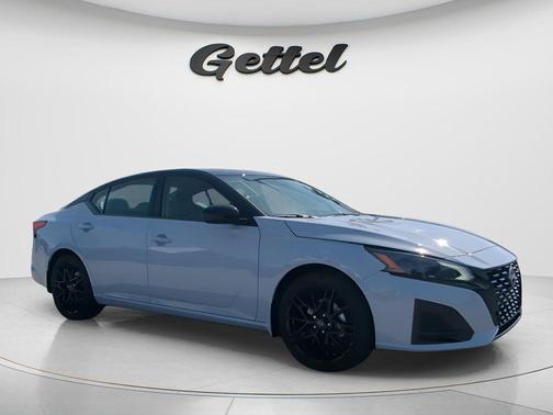 Gray Sky Pearl/Super Black 2026 Nissan Altima SR FWD